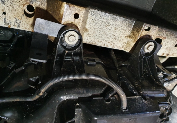 Stahlschutz für AdBluetank der Marke Ford Transit Custom