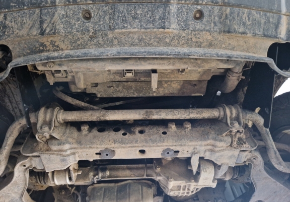 Unterer Aluminium-Kühlerschutz für den Nissan Pathfinder