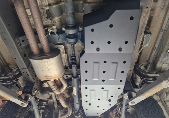 Stahlschutz für Treibstofftank der Marke Ford Ranger Raptor 