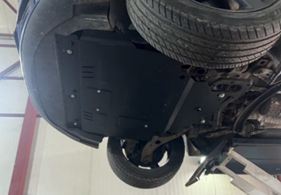 Unterfahrschutz für Motor der Marke Volvo C30